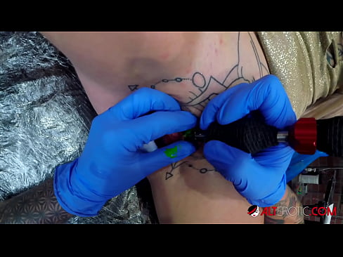 ❤️ Sully Savage, moi tatuada, tatuouse no clítoris ️❌ Vídeo porno a nós gl.sexvideogif.ru ﹏